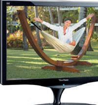 Известная американская компания выпустила устройство, которое с легким сердцем можно назвать изысканным и даже гламурным. И это неудивительно, ведь дисплей ViewSonic VX2262WM принадлежит к классу имиджевых аппаратов, и потому в нем все, начиная от лакированного пластика и заканчивая каплевидной подставкой, призвано служить главной цели — украшению богатого интерьера квартиры или даже собственного дома