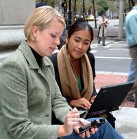 В Bluetooth SIG надеются, что новая технология со временем сможет найти применение во всех системах, с помощью которых пользователи передают большие файлы данных - видео, фотографии и даже целые музыкальные библиотеки 