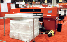 Модель Sun NEO UV-LED комплектуют светодиодными лампами, закрепляющими и даже отверждающими специальные УФ-чернила того же производителя