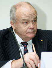 Евгений Велихов: «Лишь в массовом производстве знания превращаются в деньги, достаточные для того, чтобы подпитывать систему воспроизводства»