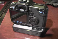 Прототип DMFC для фотоаппаратов обладает вдвое более высокой емкостью по сравнению с литиево-ионными аккумуляторами 
