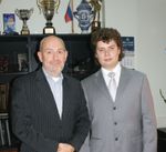 Ф. Копс (слева) и менеджер отдела продаж HGS Дмитрий Кобзарь