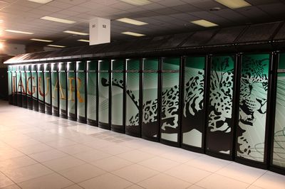 После проведенной модернизации суперкомпьютер Jaguar из лаборатории в Окридже с 224162 процессорными ядрами достиг производительности 1,759 PFLOPS 