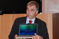 Тео Люке демонстрирует Portege A600 