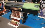 Roland VersaUV LEC-300 — самый компактный на выставке УФ-принтер