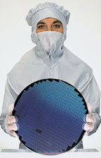 Компании, объявившие о планах создания микросхем PCM в 2008 году, вкладывают большие средства в перевод производства на выпуск подложек размером 300 мм