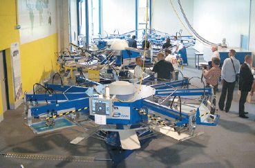 В демозале MHM — три типа трафаретных карусельных машин, характеризующих три этапа развития техники фирмы