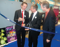 Право торжественного открытия сборочного производства HP Scitex в Цезарее досталось генеральному директору подразделения Энрико Лоресу