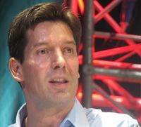 Марк Русинович: "Надежность технологии доказывает то, что Hyper-V поддерживает сайт www.microsoft.com более чем с миллиардом обращений за месяц" 