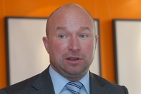 По словам Константина Сидорова, конкуренция со стороны розничных сетей заставила RRC отказаться от дистрибуции мониторов и ноутбуков и объединить DiFo c RRC EN 