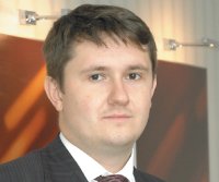 «Компаниям, у которых нет соответствующего практического опыта, не следует самостоятельно браться за решение задач по переносу основных ИТ-сервисов на виртуальную основу, поскольку необходимо учесть слишком много сопутствующих факторов»,  Сергей Квашук, исполняющий обязанности директора департамента управления инфраструктурой ИТ НБ «Траст»