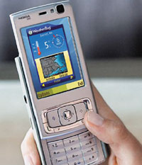 В области разработки программного обеспечения формируется все более четкая тенденция сначала создавать компонент, ориентированный на возможности пользователей, а затем разрабатывать другие компоненты. Раньше разработчики начинали с ядра обработки данных, затем реализовывали бизнес-логику и только потом рассматривали возможности пользовательского интерфейса