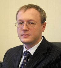 «Внедрение таких решений, как Documentum, более сложное, если их сравнивать с системами среднего уровня, а это значит, что вероятность неудачи выше»,  Виталий Когтев, директор по информационным технологиям ОАО «Кировский завод»