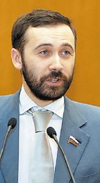 По мнению Ильи Пономарева, в социальные сети уходит активность граждан, которая не может реализоваться в традиционных общественных институтах