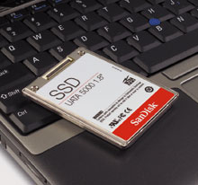 В январе на выставке Consumer Electronics Show компания SanDisk представила свою первую модель твердотельного диска емкостью 32 Гбайт, а спустя полгода она продемонстрировала уже 64‑гигабайтную модель