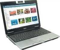 Новая модель с незамысловатым индексом M51V выглядит как самый настоящий хай-энд — стильный черно-серебристый корпус, покрытый рояльным лаком, приятно выделяет ее из общего ряда конкурирующих решений. Глянцевая крышка аппарата оформлена под модный карбон, а тонкая полированная металлическая полоса, обрамляющая торцевые грани, дополнительно подчеркивает солидность устройства и отличный вкус его владельца