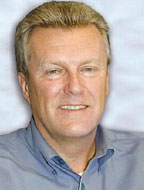 Клаус Безье: «Приобретение нашей компании позволит HP еще больше укрепить свой бизнес, связанный с ПК, расширить портфель решений для удаленных клиентов и предоставить клиентам возможность использовать в работе модель централизованной поддержки персональных систем, обеспечивающей высокий уровень защиты и заметную экономию»