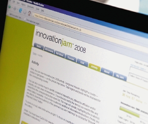 В ходе традиционного глобального форума Innovation Jam сотрудники IBM и представители других организаций обмениваются идеями об актуальных вопросах в области бизнеса и технологий