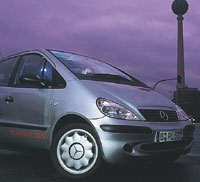 Целью проекта SmartWeb является разработка для водителей способов доступа к сервисам, основанных на принципах Semantic Web с голосовой и тактильной обратной связью