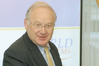 По словам Жана-Поля Бергманса, типичными потребителями продукции, продвигаемой World IT Systems, являются крупные ЦОД