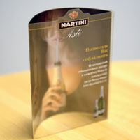 Яркий пример использования пластика — рекламный дисплей Martini 