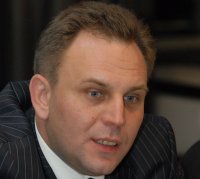 Сергей Корпуснов: «Из производителя телефонных станций мы превратились в поставщика коммуникационных бизнес-решений, что накладывает отпечаток на взаимодействие с дистрибьюторами». 