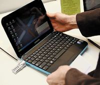 При разработке N310, который в представительстве Samsung называют «дизайнерским нетбуком», ставка была сделана на внешний вид