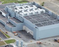 Дублин был выбран для создания ЦОД, так как здесь проживает значительное число квалифицированных специалистов, здесь можно рассчитывать на надежные Internet-соединения, а также из-за холодного климата