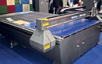 Владельцам планшетных или гибридных УФ-принтеров не обойтись без промышленных режущих плоттеров