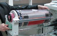 Рис. 4. Смена формного цилиндра лёгким движением руки