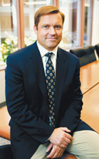 Мартин Микос: «Мы сотрудничаем с компаниями, выпускающими решения с закрытым кодом, и при этом уверены, что в перспективе свободно распространяемые продукты в любом случае победят»