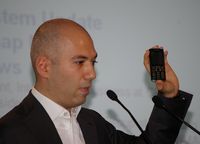 В ходе выставки ITU Telecom World в Женеве Денис Свердлов продемонстрировал прототип нового телефона GSM с функцией VоIP-over-WiMAX 