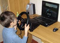 Иногда хочется просто побаловать малыша, например, дать порулить гоночным автомобилем в программе Race