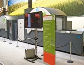 Стенд Hewlett-Packard. Заявленная стоимость 4-цветной печатной машины HP Inkjet Web Press (без систем намотки/размотки и модулей послепечатной обработки) — 2,5 млн долл.