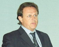 Стефано Кандидо: «Моя философия состоит в том, что услуги глобальных сетей должны быть коммунальным товаром, подобным воде или электроэнергии»