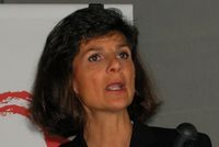 Патрисия Руссо, генеральный директор Alcatel-Lucent, до слияния руководившая Lucent, останется в завершающей объединение компании лишь до конца текущего года 