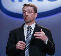 По образному определению Патрика Гелсингера, старшего вице-президента Intel, которому, собственно, и принадлежит идея проведения Intel Developer Forum, спектр продуктов корпорации распространяется «от милливатт до петафлоп» 