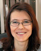 «Для нас очень важно было наладить работу компании в едином информационном пространстве, обеспечив автоматическое поступление данных по всем основным операциям филиалов и головного офиса в режиме реального времени»,  — Мария Деревенская, главный бухгалтер компании «Т-Пэй»