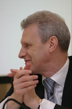 Андрей Фурсенко заверил, что в Минобрнауки понимают остроту кадровой проблемы 