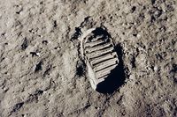 Спустя 40 лет после того, как в июле 1969-го астронавты сделали первые шаги по поверхности Луны, NASA готовит новую экспедицию к спутнику Земли 