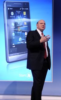 Презентацию новой версии Windows Mobile на выставке в Барселоне открыл сам генеральный директор Microsoft Стив Балмер 