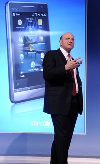 Презентацию новой версии Windows Mobile на выставке в Барселоне открыл сам генеральный директор Microsoft Стив Балмер 