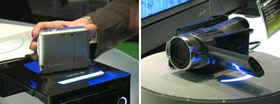 С фотокамеры, оборудованной Transfer Jet, изображения передавались на считыватель; тот, в свою очередь, показывал фотографии на телеэкране 