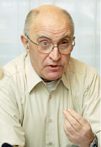 По мнению Леонида Черняка, для того чтобы занять достойное место, тонкому клиенту надо стать культурным явлением, сравнимым с феноменом персонального компьютера