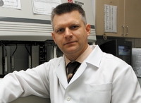 «Как нервные окончания подходят к каждому органу и системе организма, передавая команды на исполнения и возвращая обратную связь к головному мозгу, так и информационные технологии пронизывают современное лечебное учреждение насквозь», Михаил Бахтин, помощник директора по медицинским информационным технологиям ВЦЭРМ им. А.М.Никифорова МЧС России