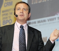 По словам Эндрю Сазерленда, Oracle стремится предлагать максимально полный комплект программного обеспечения промежуточного слоя, и именно это определяет порядок развития корпорацией направления Fusion Middleware как методом приобретений, так и в части разработки