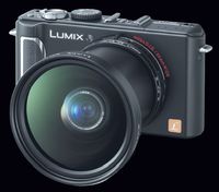 Новые камеры не останутся без аксессуаров