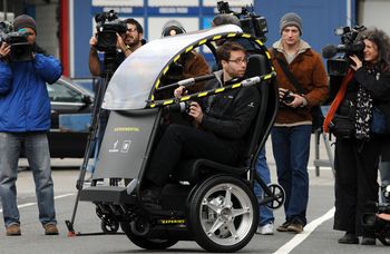 Новое транспортное средство способно передвигаться со скоростью до 55 км/ч и проходить без перезарядки аккумулятора до 55 км 