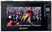 В Sony надеются, что марка Bravia, завоевавшая большую известность, обеспечит "карманному" телевизору успех на рынке 