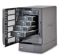 Рисунок 8. Новая система D-Link DSN-1100 рассчитана на пять дисков SATA 3,5″ и имеет емкость до 7,5 Тбайт. Для управления используется набор утилит IP-SAN Device Manager. NAS может работать как RAID 0, 1, 1+0 и 5, а при отключении внешнего питания встроенная батарея обеспечит функционирование в течение 72 ч. Интегрированный 10-гигабитный контроллер iSCSI поддерживает производительность на уровне 80 тыс. операций ввода/вывода в секунду. 